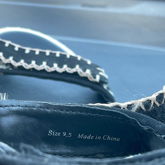Dolce Vita Black Sandals with White Accents - Picture 2 of 8